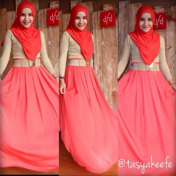 Feminim dengan Skirt untuk Muslimah