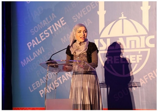 Hijaber Amerika Perjuangkan Perdamaian Dunia