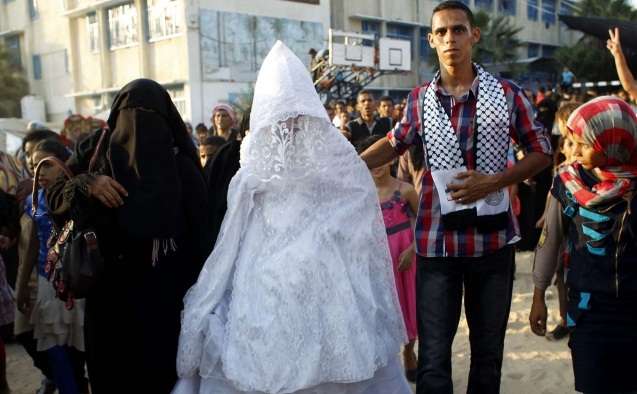 Mengharukan, Warga Gaza Nikah Massal di Pengungsian