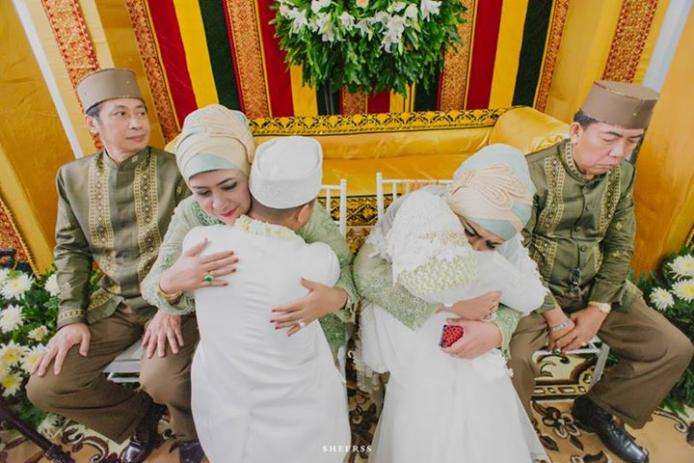 Foto Pernikahan Muslim dalam `Balutan` Adat Batak