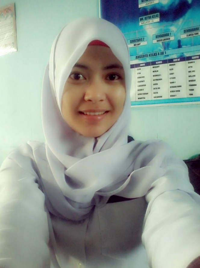 Yonanda, Hijaber Pembawa Baki Bendera Pusaka