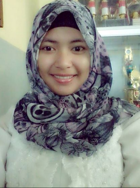 Yonanda, Hijaber Pembawa Baki Bendera Pusaka