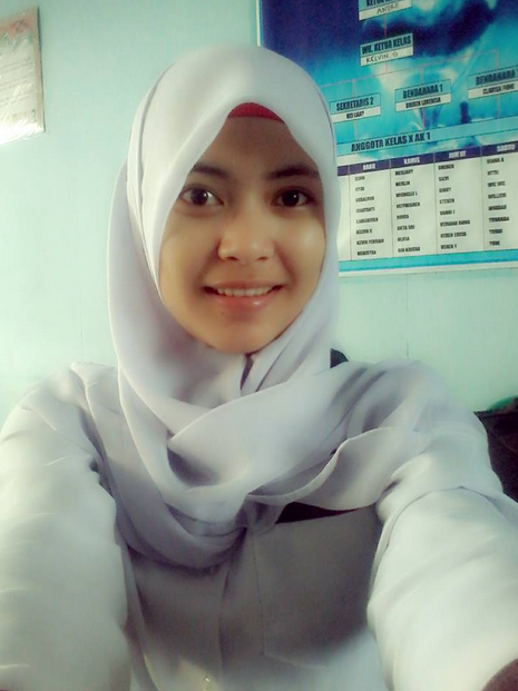 Yonanda, Hijaber Pembawa Baki Bendera Pusaka