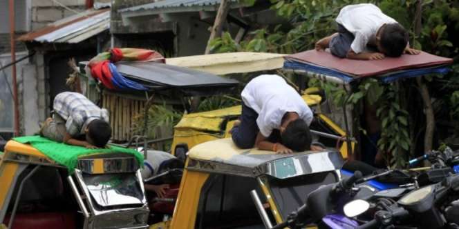 Salat, Saat Kewajiban Tak Memandang Tempat