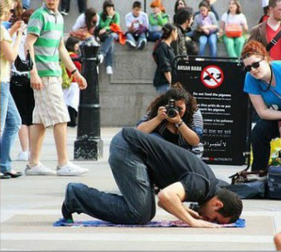 Salat, Saat Kewajiban Tak Memandang Tempat
