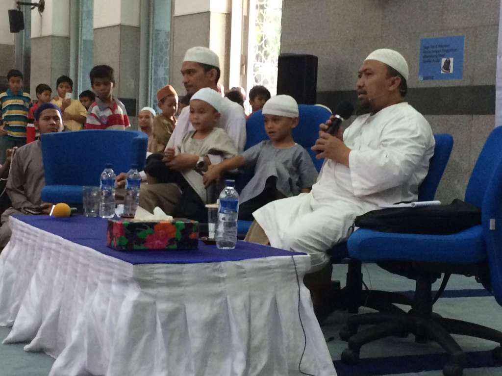 Musa `Si Bocah Ajaib` Dikerubuti Penggemar