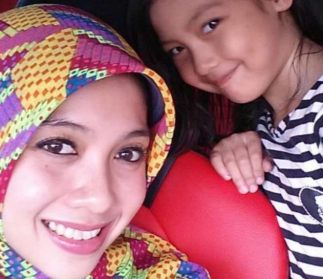 Pesona Si Lurah Cantik Berhijab