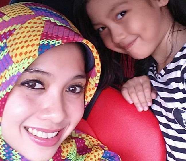 Pesona Si Lurah Cantik Berhijab