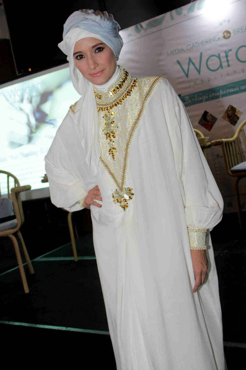 Gaya Hijab Stylish-Syar`i ala Selebritis