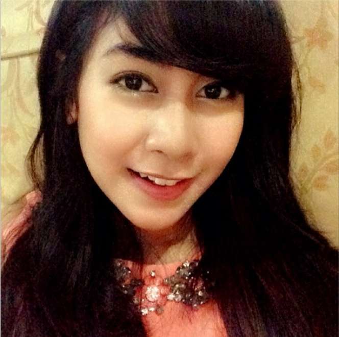 Cantiknya Anisa Rahma `Cherrybelle` Berhijab
