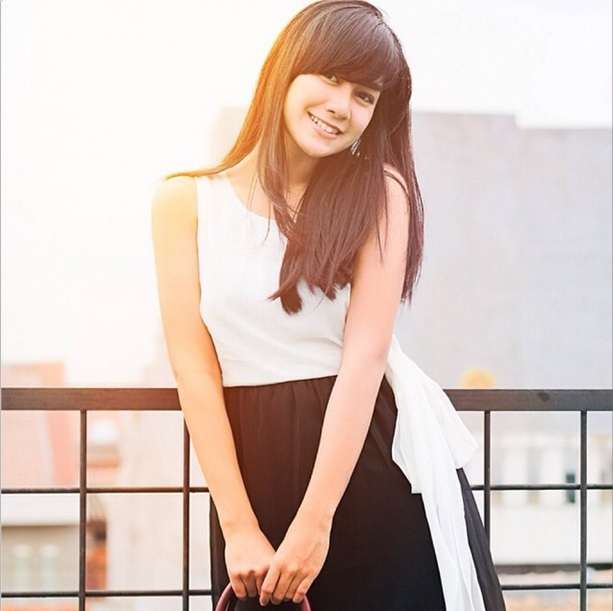 Cantiknya Anisa Rahma `Cherrybelle` Berhijab