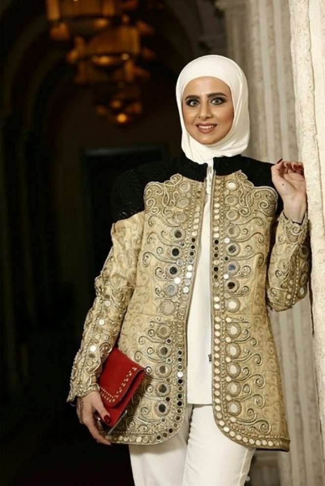 Gaya Hijab Keren si Presenter TV Cantik