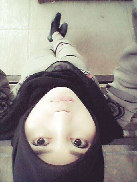 Pose Selfie Satpol PP Cantik Banten 