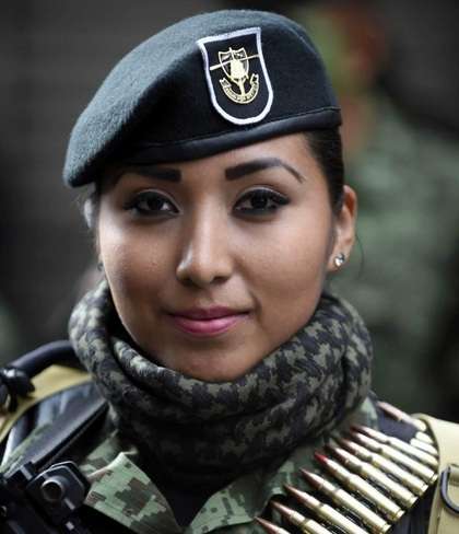 Pesona Prajurit Kopassus Cantik 