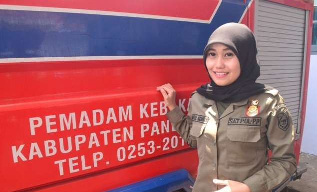 Terjerat Pesona Satpol PP Cantik Banten