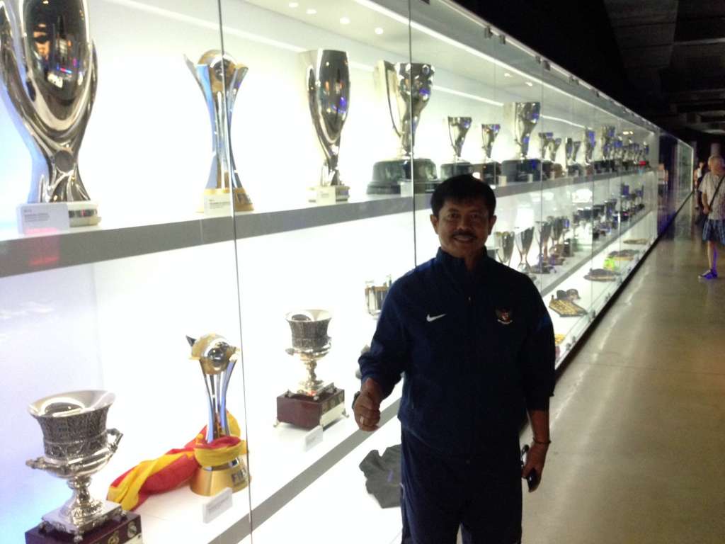 Timnas U-19 Angkat Piala Barca di Camp Nou