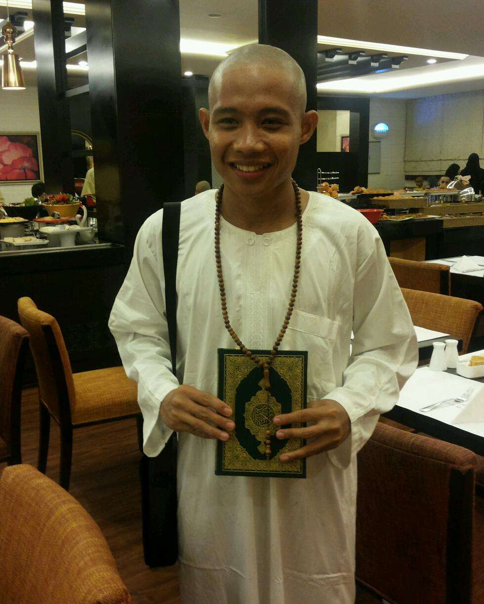 Intip Perjalanan Umroh Evan Dimas Cs