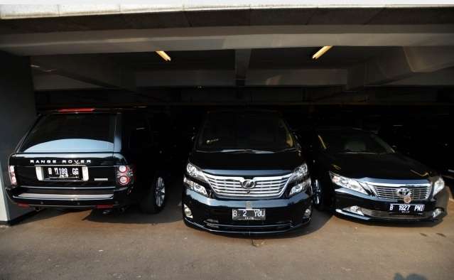 Barisan Mobil Mewah Anggota DPR Terpilih