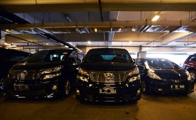 Barisan Mobil Mewah Anggota DPR Terpilih