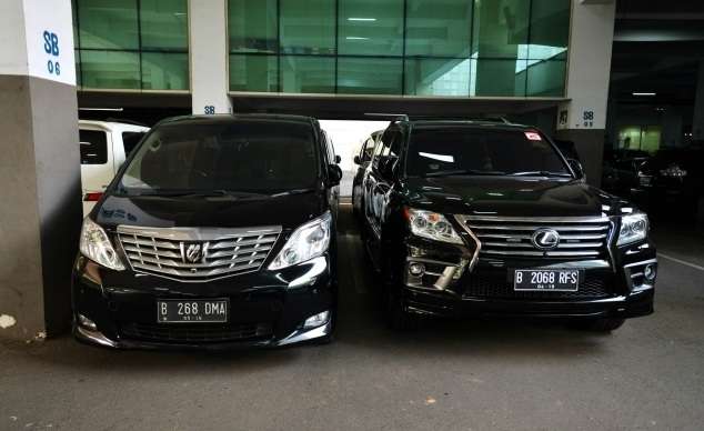 Barisan Mobil Mewah Anggota DPR Terpilih
