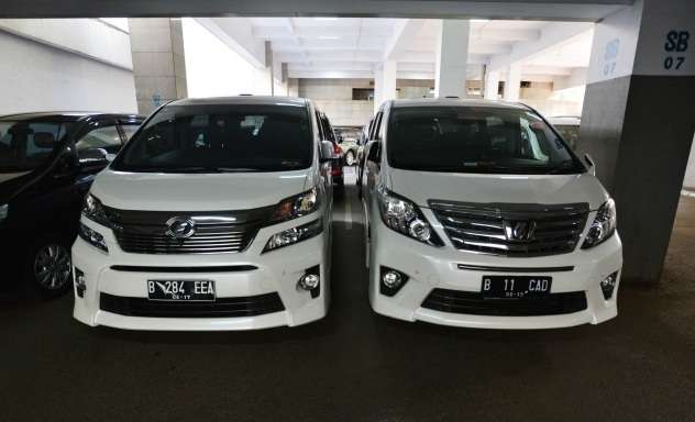 Barisan Mobil Mewah Anggota DPR Terpilih