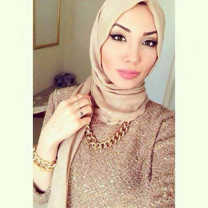 Mode Tren Fashion Hijab `Nude`