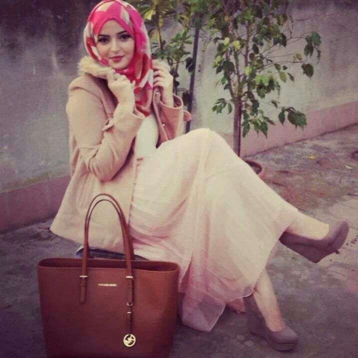 Mode Tren Fashion Hijab `Nude`