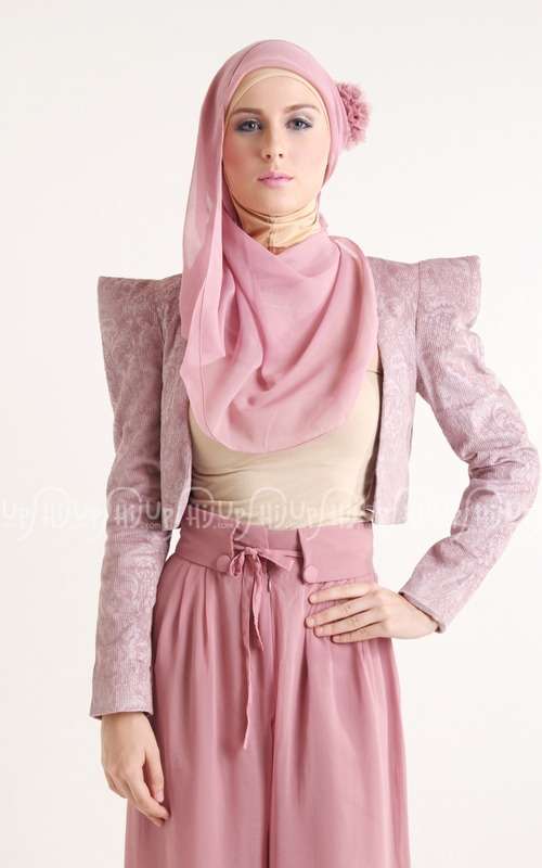 Blazer Jadi Gaya Fashion Hijabers