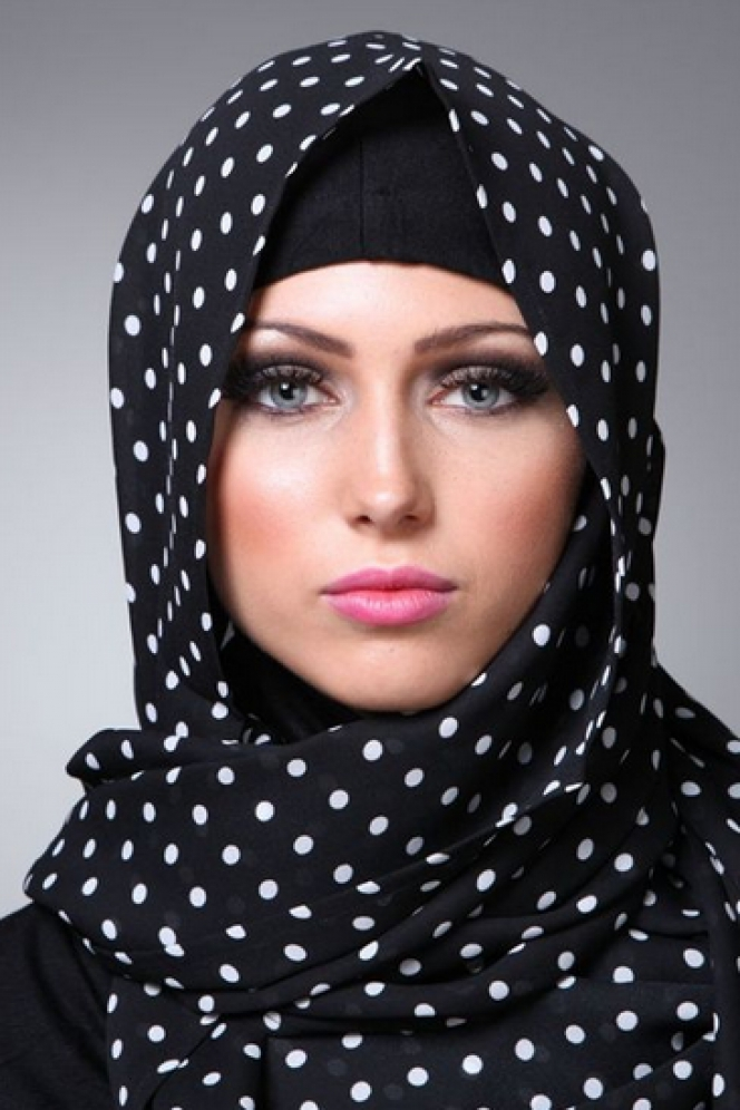 Hijab Polkadot `Attack`!