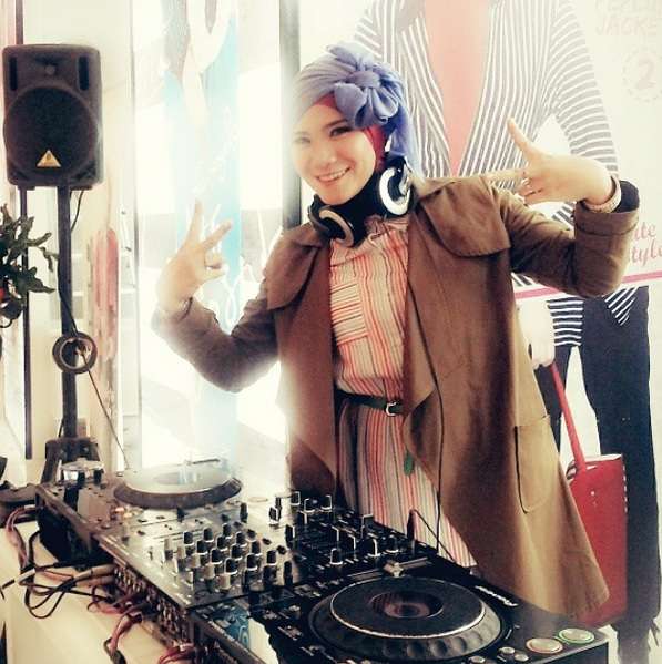 Kenalkan, Satchy DJ Cantik Berhijab