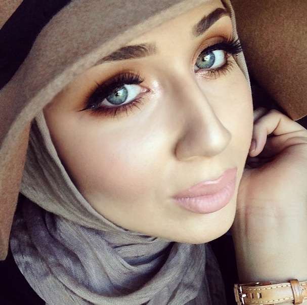 Gaya Hijab Keren Fashionista New York