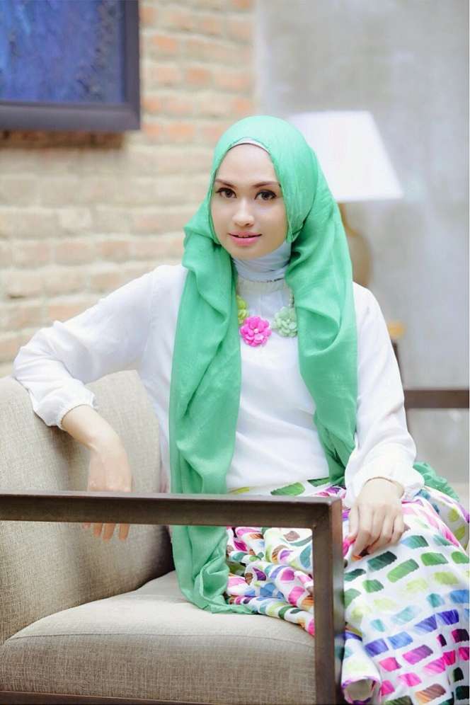 Pesona Selebgram Hijab Indonesia, Shella Alaztha
