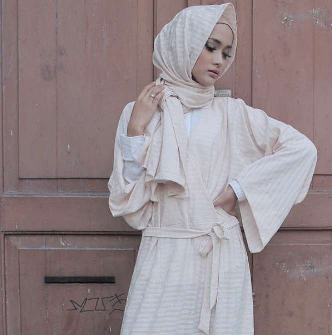 Gaya Hijab Menawan si Cantik Puteri Hasanah