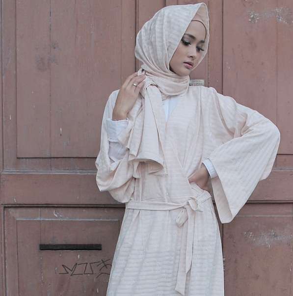 Gaya Hijab Menawan si Cantik Puteri Hasanah