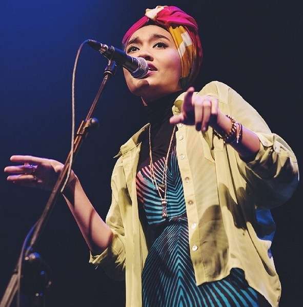 Fesyen Muslim si Popstar Yuna Zarai