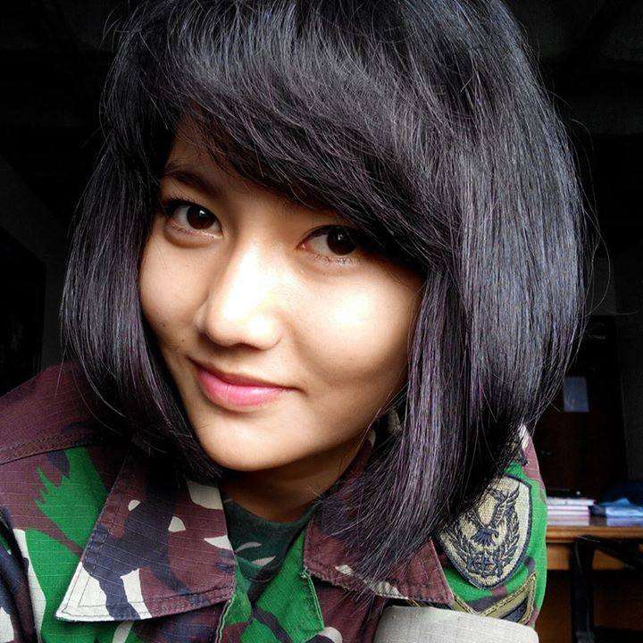 Gaya Pramugari Cantik Pesawat Kepresidenan RI