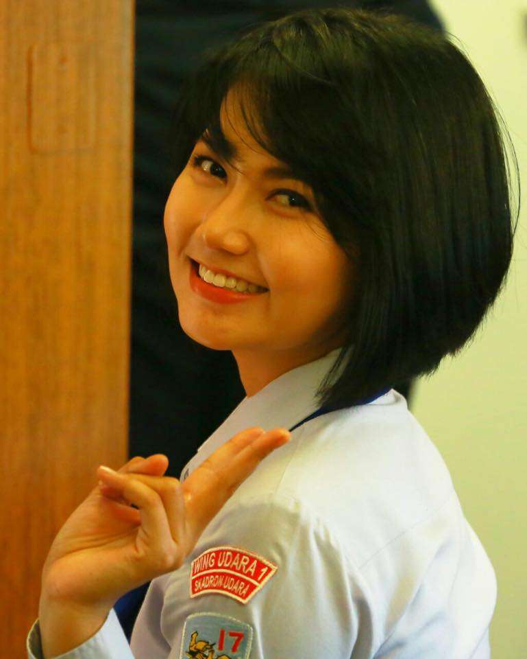 Gaya Pramugari Cantik Pesawat Kepresidenan RI