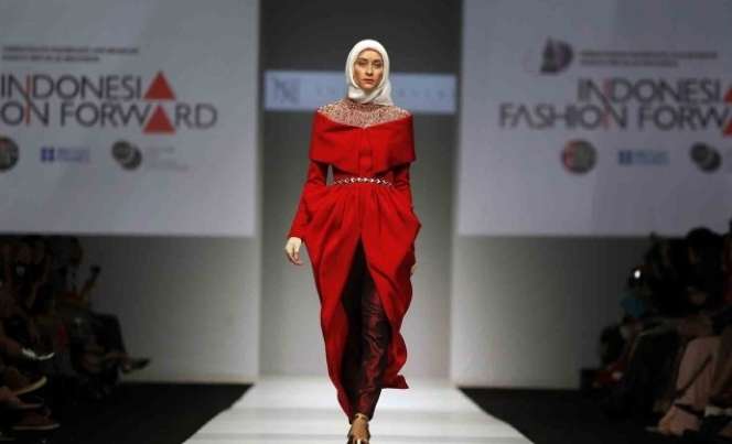 Pesona Model Cantik Berbusana Muslim di JFW
