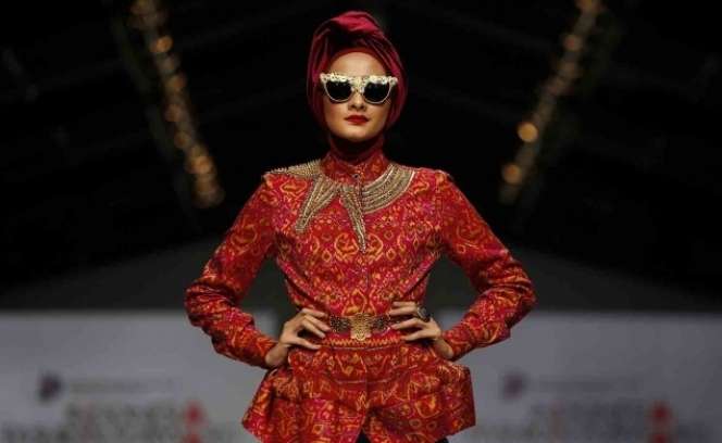 Pesona Model Cantik Berbusana Muslim di JFW