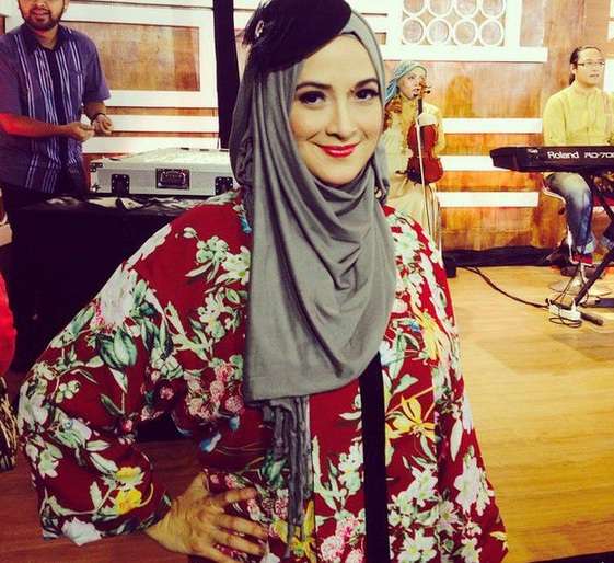 Mantan Model Playboy Indonesia Mantap Berhijab, Makin Cantik?