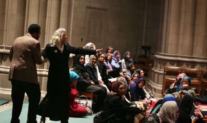 Begini Suasana Muslim AS Salat di Gereja Katedral Washington