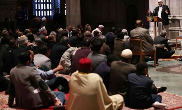Begini Suasana Muslim AS Salat di Gereja Katedral Washington