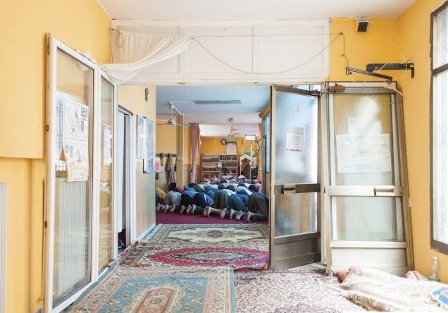 Khusyuknya Salat di `Masjid Darurat`