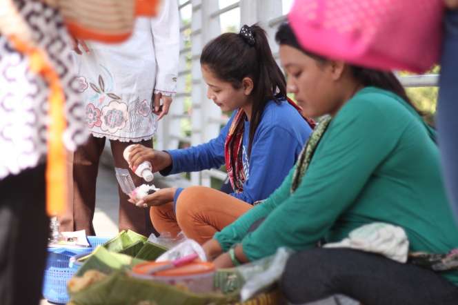 Lebih Dekat dengan Ninih, Gadis Ayu Penjual Getuk