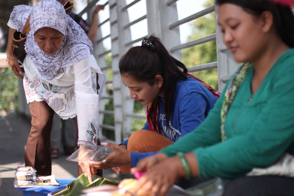 Lebih Dekat dengan Ninih, Gadis Ayu Penjual Getuk