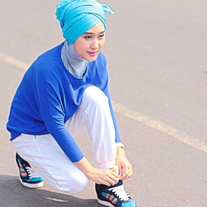 Tren Anyar, Hijab Turban `Baling-baling Bambu`