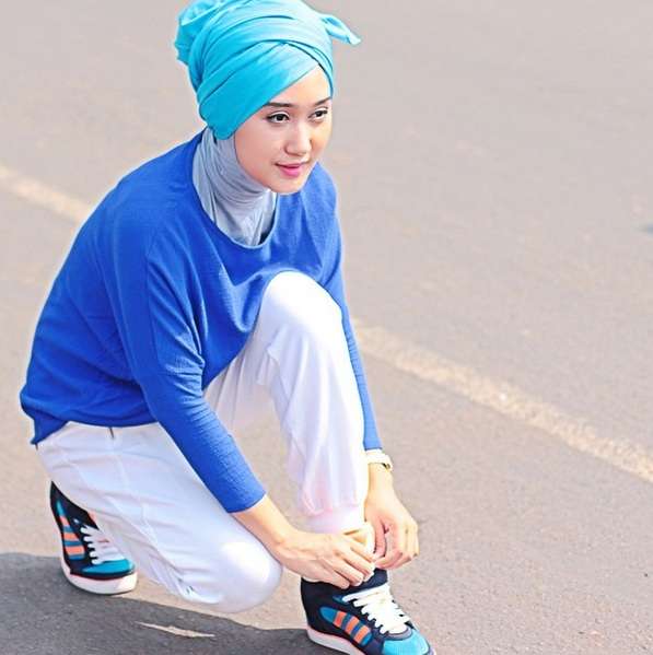Tren Anyar, Hijab Turban `Baling-baling Bambu`