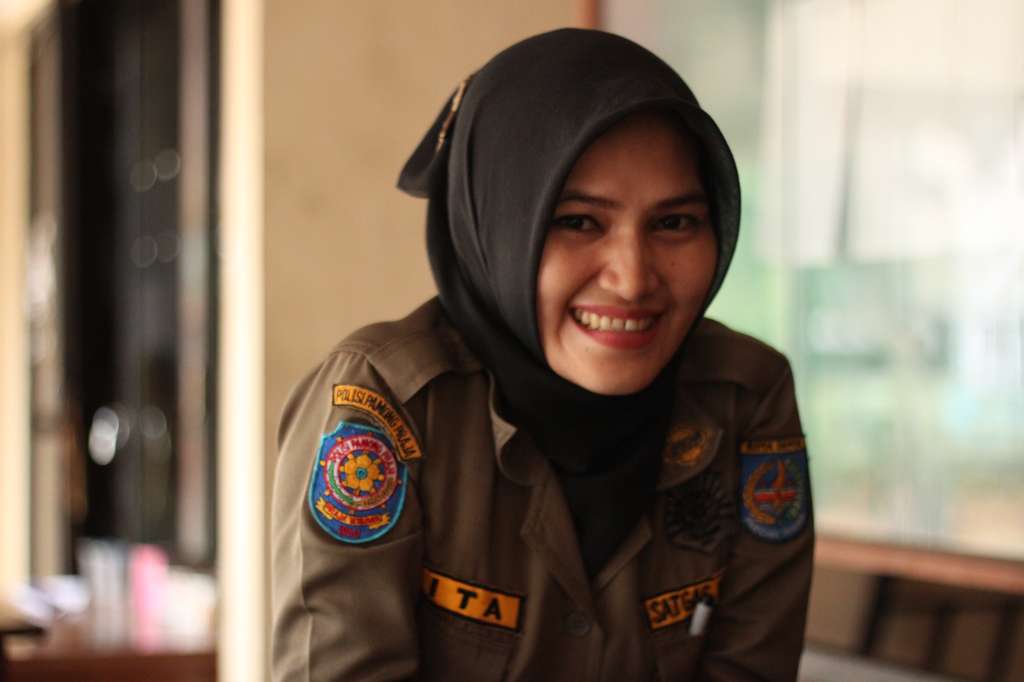 Pesona Rita Armaini, Satpol PP Ayu dari Depok