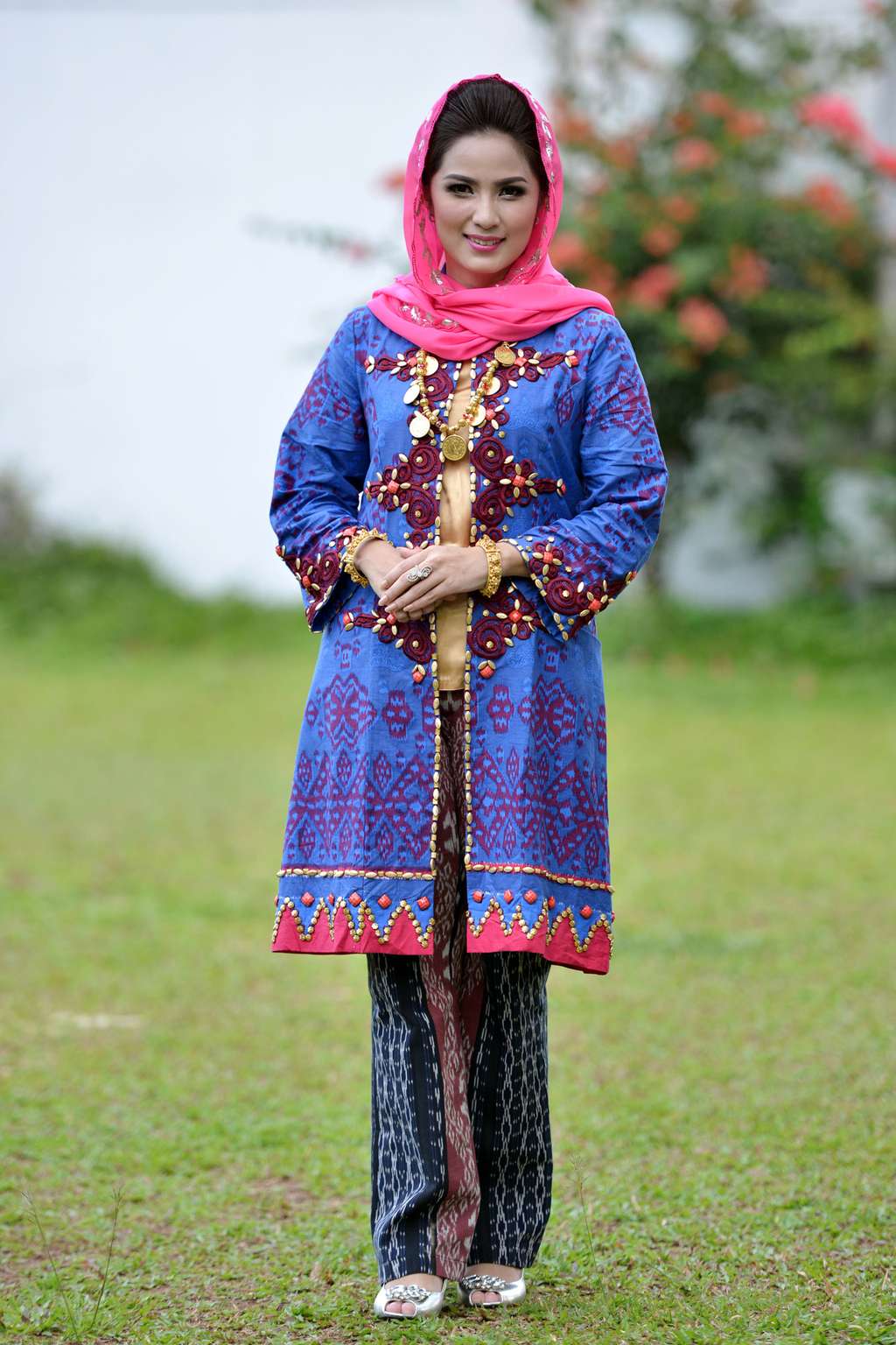 Istri Cantik Gubernur Termuda di Indonesia
