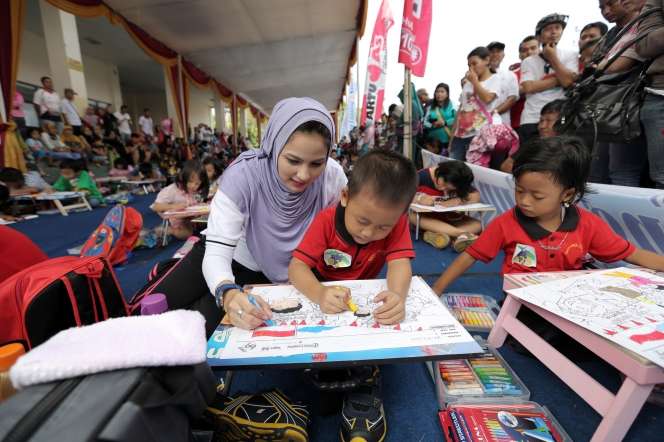 Intip Keseharian Istri Cantik Gubernur Lampung